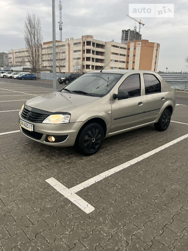 Седан Renault Logan 2009 в 