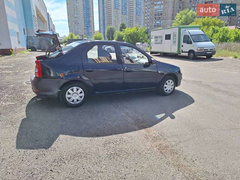 Седан Renault Logan 2011 в Киеве