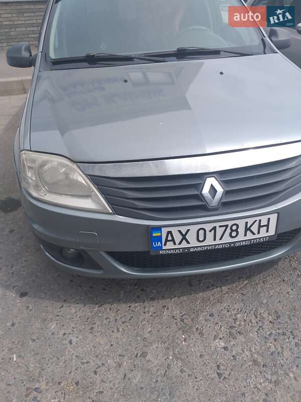 Renault Logan 2011