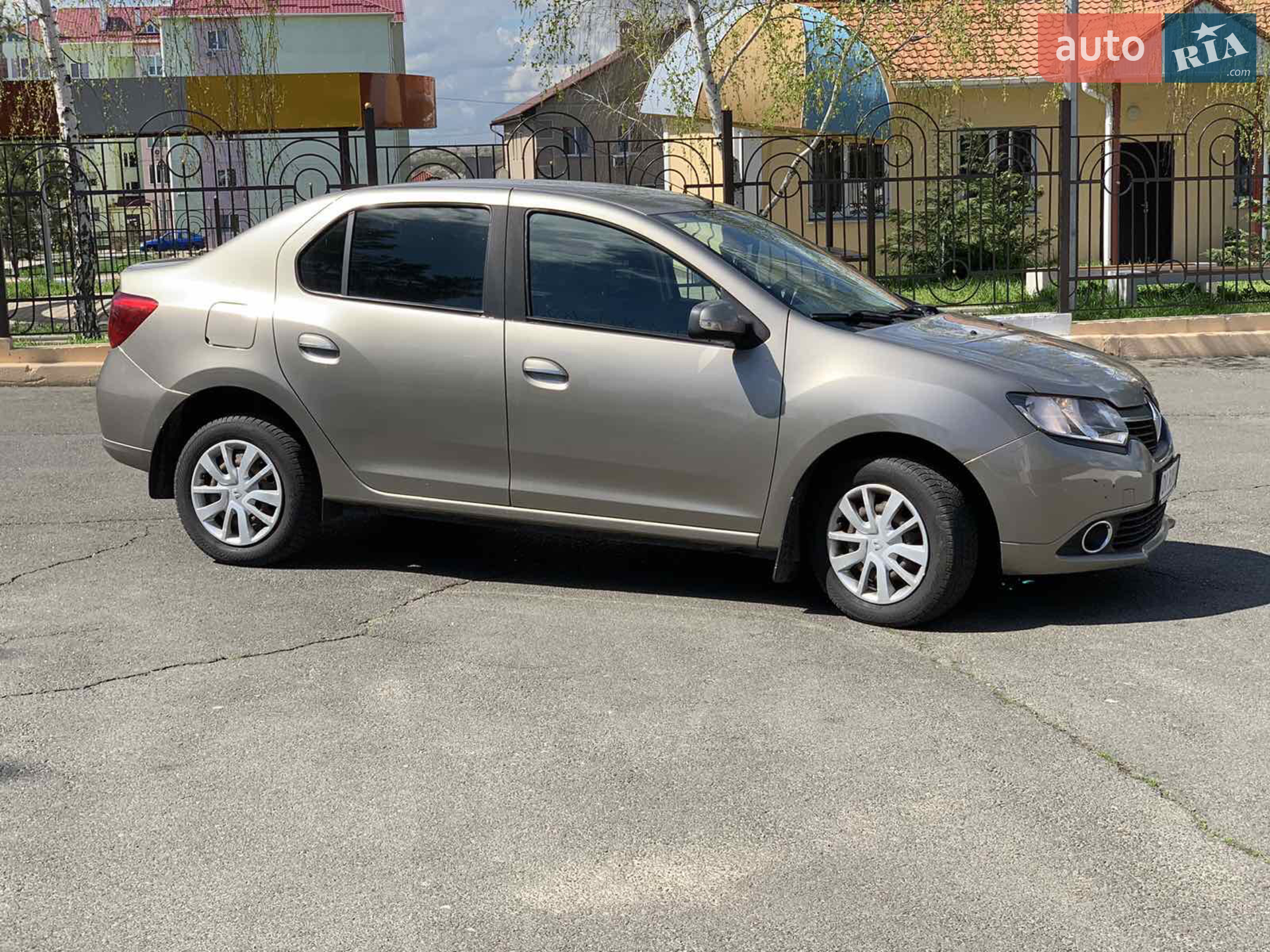 2013 Renault Logan - мініатюра 9