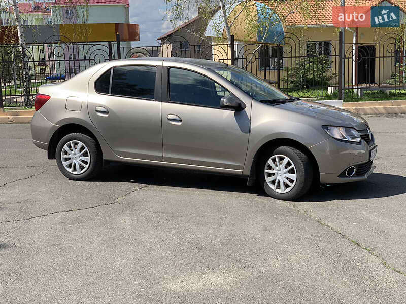 Седан Renault Logan 2013 в Одессе