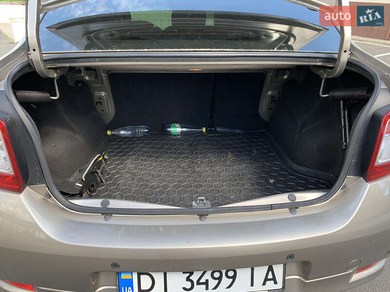 Седан Renault Logan 2013 в Одессе