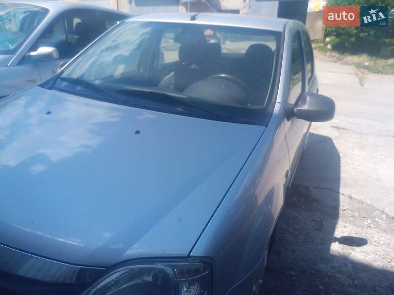 Седан Renault Logan 2010 в Запоріжжі
