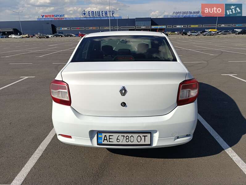 Седан Renault Logan 2013 в Днепре