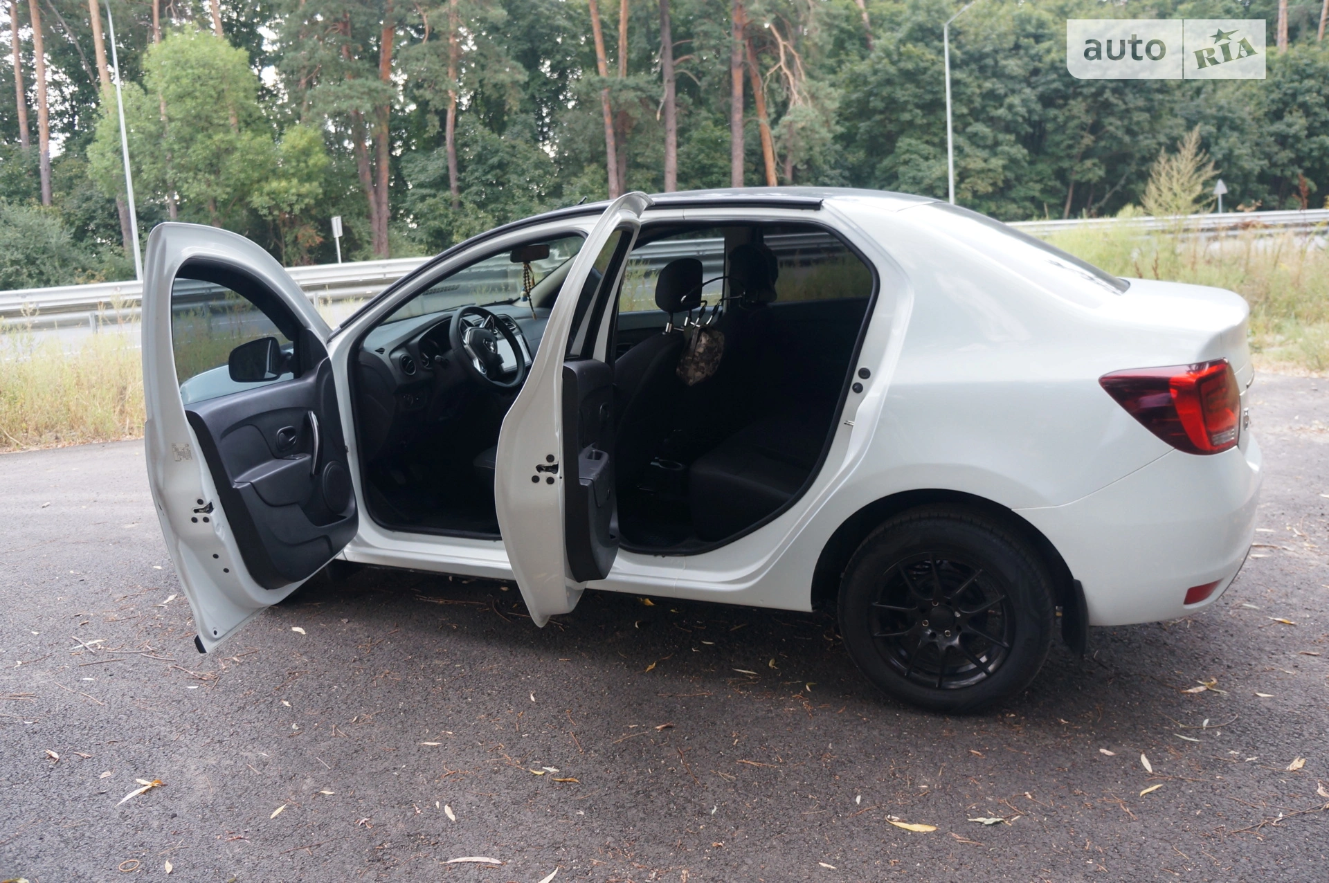 2019 Renault Logan - мініатюра 3