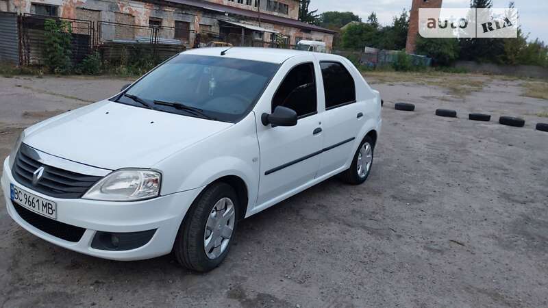 Седан Renault Logan 2012 в Золочеві