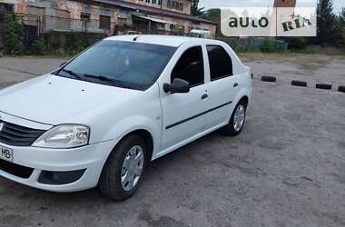 Седан Renault Logan 2012 в 