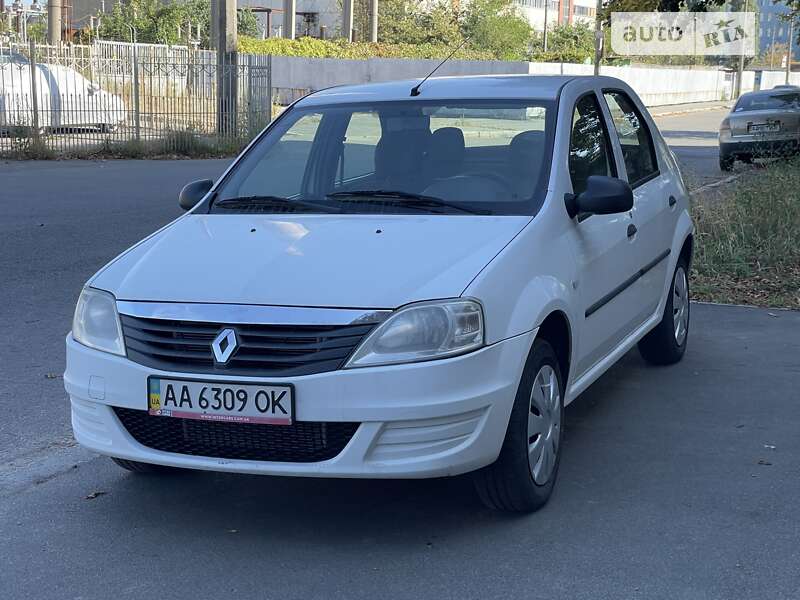 Renault Logan 2012