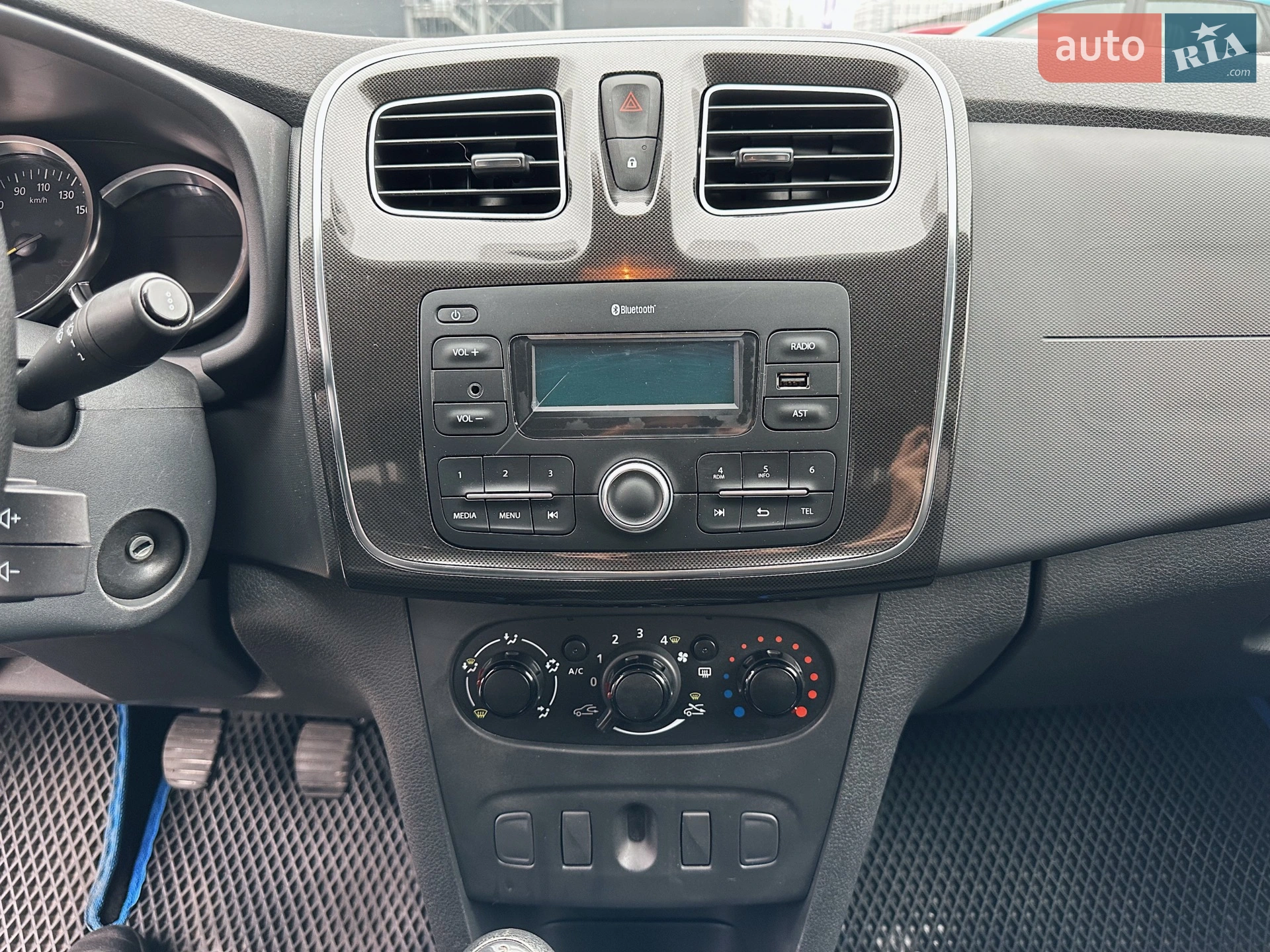 2019 Renault Logan - мініатюра 8