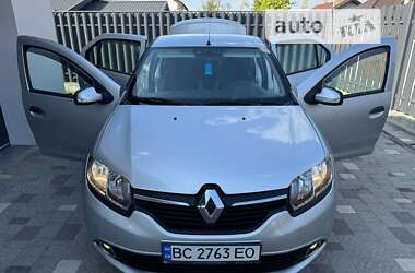 Седан Renault Logan 2013 в Львові