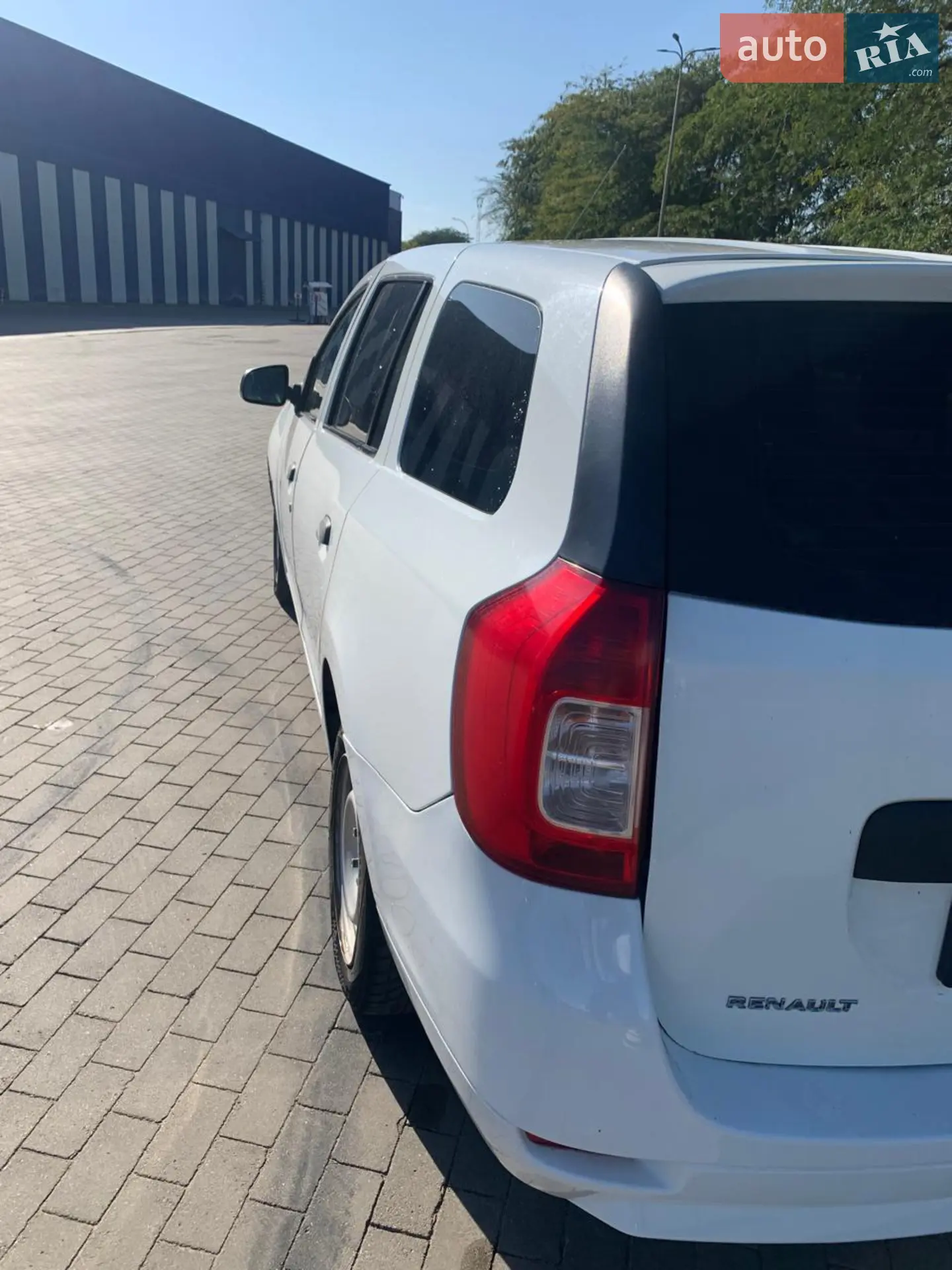 2015 Renault Logan - мініатюра 13
