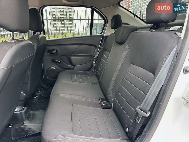 Седан Renault Logan 2021 в Киеве