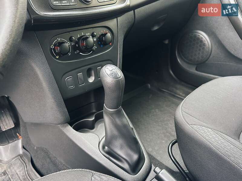Седан Renault Logan 2021 в Киеве