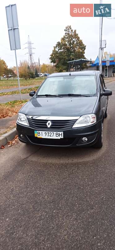 Седан Renault Logan 2010 в 