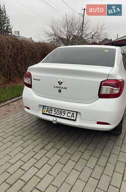 Седан Renault Logan 2013 в 