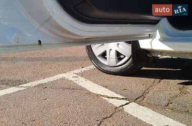 Седан Renault Logan 2011 в 