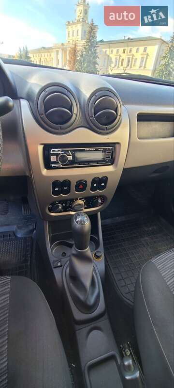 Седан Renault Logan 2011 в Хмельницком