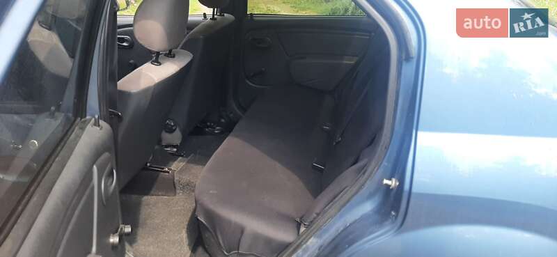 Седан Renault Logan 2011 в Яремче