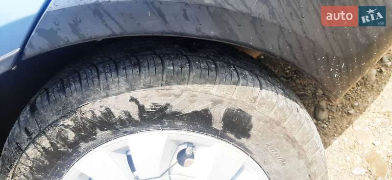 Седан Renault Logan 2011 в Яремче