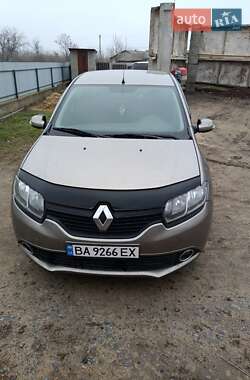 Седан Renault Logan 2013 в Саврані