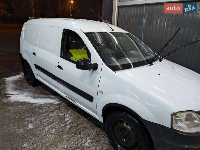 Универсал Renault Logan 2010 в Ровно