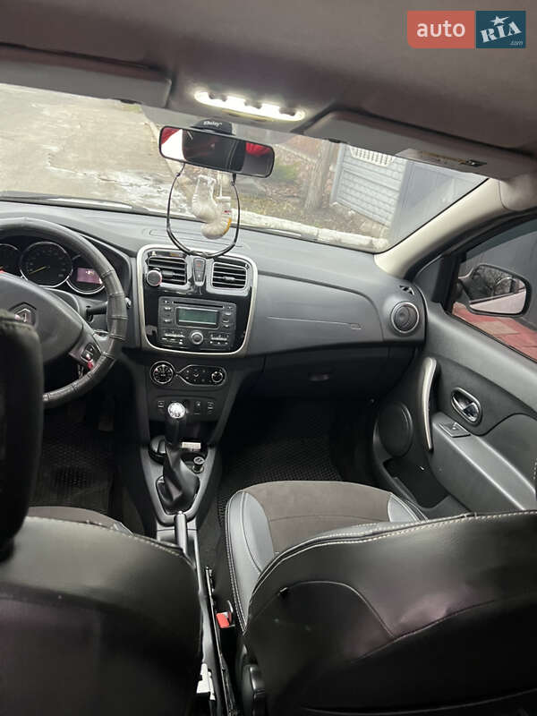 Седан Renault Logan 2014 в Іванкові