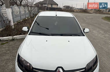 Седан Renault Logan 2014 в 