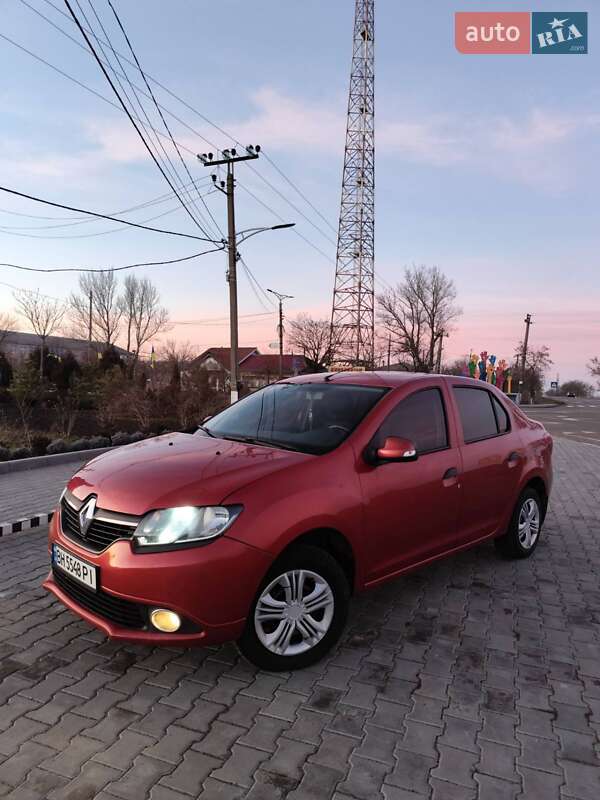 Седан Renault Logan 2014 в 