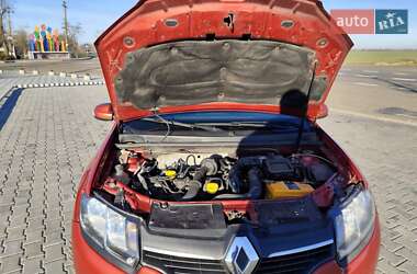 Седан Renault Logan 2014 в 