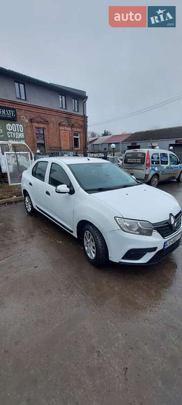 Седан Renault Logan 2019 в 