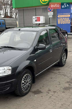 Седан Renault Logan 2010 в Киеве