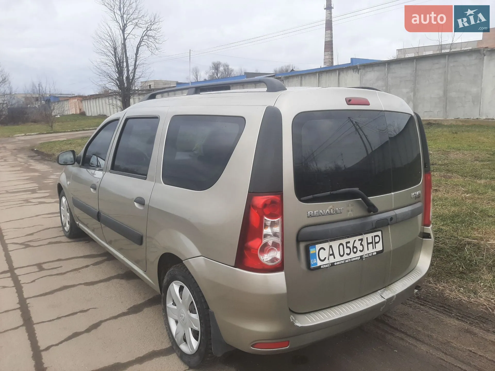 2010 Renault Logan - мініатюра 5