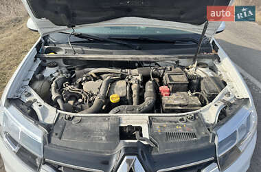 Седан Renault Logan 2017 в 
