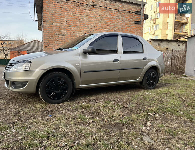 Седан Renault Logan 2010 в Кривому Озері