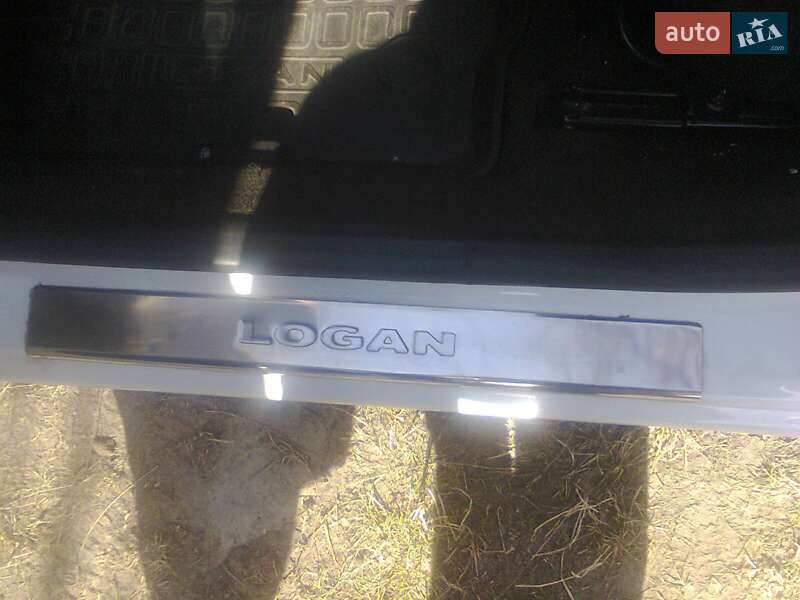 Седан Renault Logan 2021 в Каневе