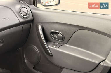 Седан Renault Logan 2019 в 
