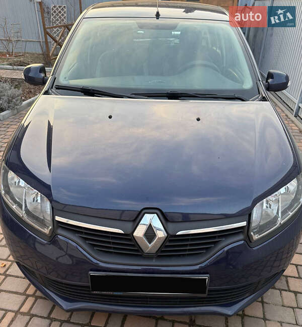 Седан Renault Logan 2015 в Києві