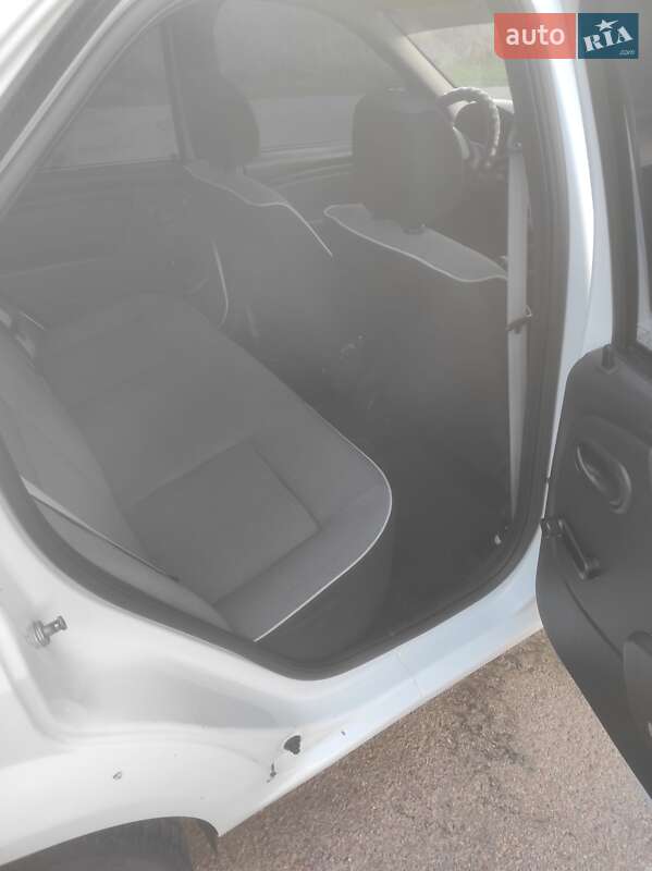 Седан Renault Logan 2012 в Прилуках