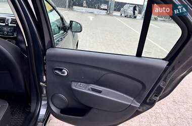 Седан Renault Logan 2017 в 