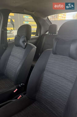 Седан Renault Logan 2010 в 