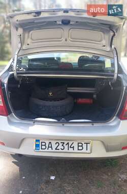 Седан Renault Logan 2011 в 