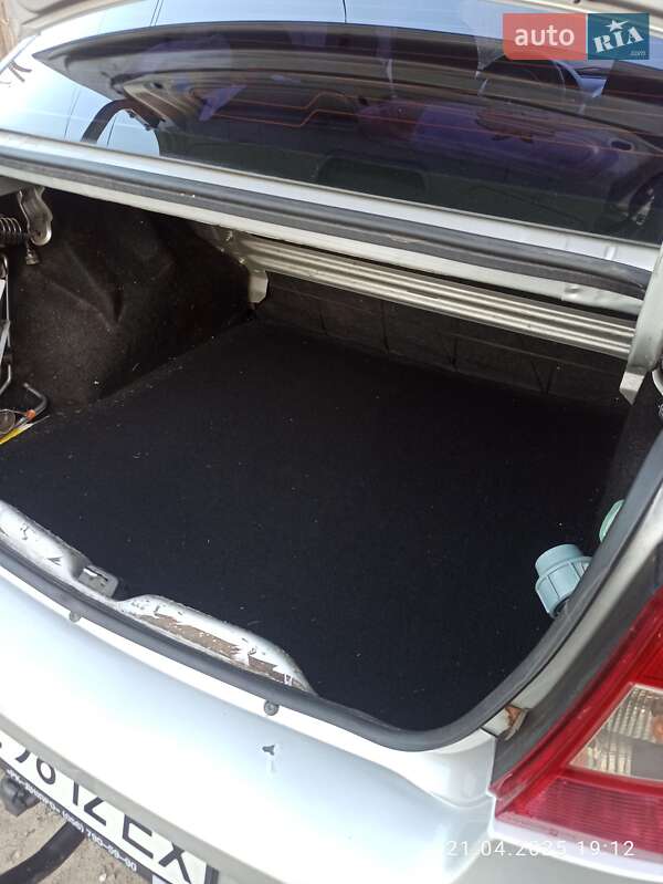 Седан Renault Logan 2012 в Дніпрі фото 27 Седан Renault Logan 2012 в Дніпрі