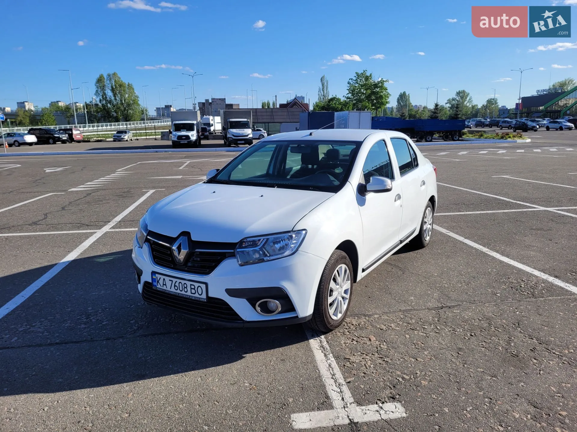 2017 Renault Logan - фото 1