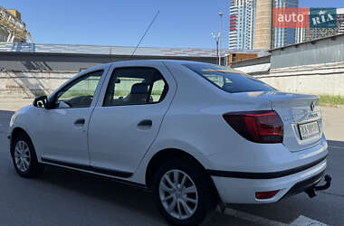 Седан Renault Logan 2019 в 