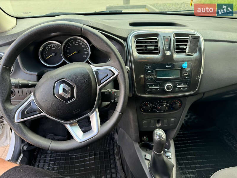 Седан Renault Logan 2019 в 