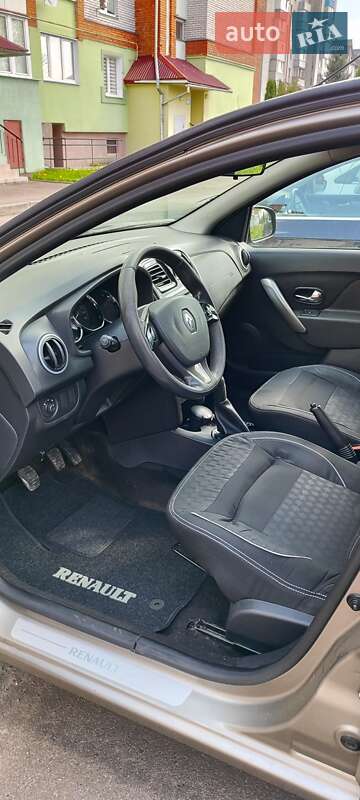 Седан Renault Logan 2013 в Львове