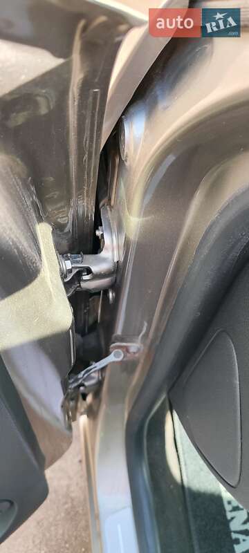 Седан Renault Logan 2013 в Львове