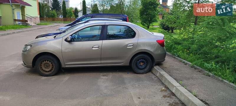 Седан Renault Logan 2013 в Дрогобыче