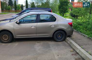 Седан Renault Logan 2013 в 