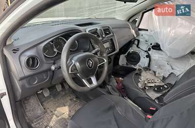 Седан Renault Logan 2017 в 
